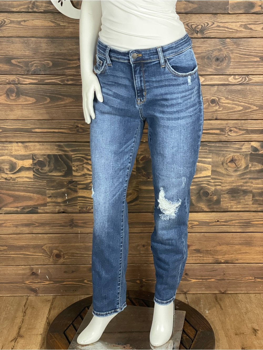 Judy Blue | Medium Blue Distressed Slim Fit Straight-Leg Jeans